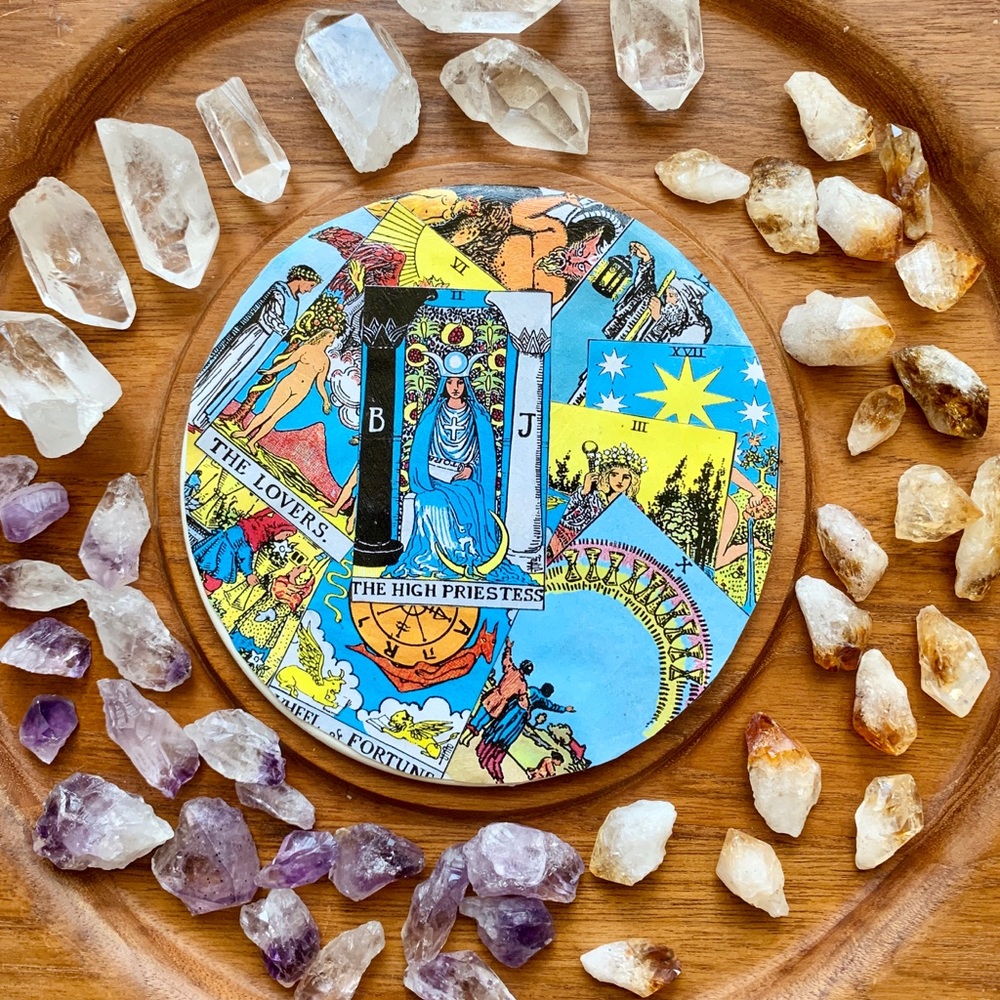 Crystal set palm stones